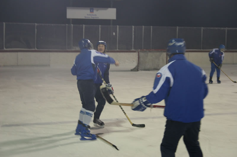 gal/Eishockeyspiel in Toblach/2008-02-02 SVR Eishockey 007.jpg